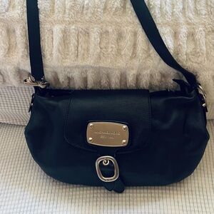 Michael Kors 90’s Y2K Black Pebbled Crescent Leather gold hardware Crossbody Bag